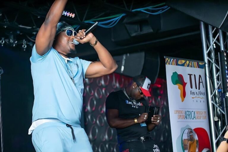 BIGHOOKZ Photo